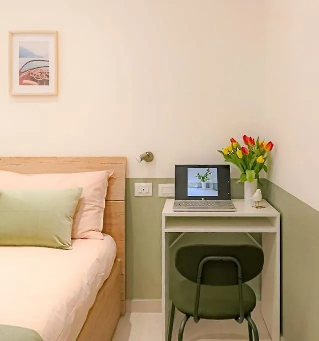 New Private Apt In Como A-C Self Check-In 0*,  Italy
